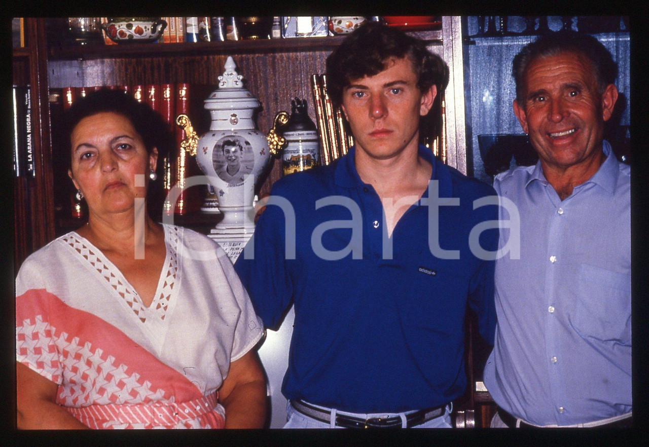 35mm vintage slide* 1990 ca MADRID Emilio Pilar ed Emilio Benavente BUTRAGUENO